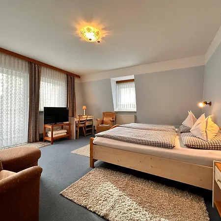 Zum Loewen, Parkplatz, Wlan, Zentral 3*