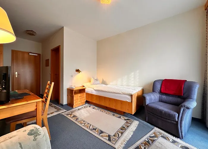 Zum Loewen, Parkplatz, Wlan, Zentral 3*