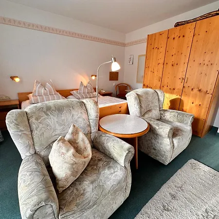 Zum Loewen, Parkplatz, Fruehstueck, Wlan, Zentral 3* Bad Steben