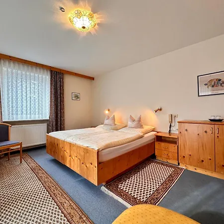 Hotel Zum Loewen, Parkplatz, Fruehstueck, Wlan, Zentral 3*