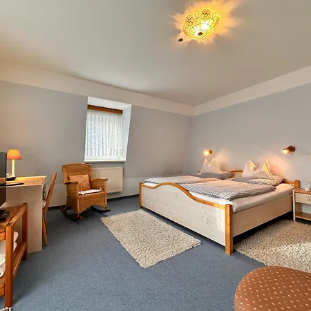 Zum Loewen, Parkplatz, Fruehstueck, Wlan, Zentral Hotel Bad Steben